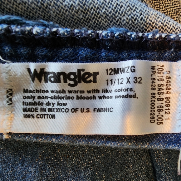 Boy's Wrangler Jeans - Picture 2 of 4